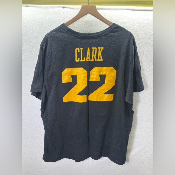 Caitlin Clark Iowa Hawkeyes Nike T shirt Men’s XXL Black WNBA Basketball 2304 - Picture 5 of 6